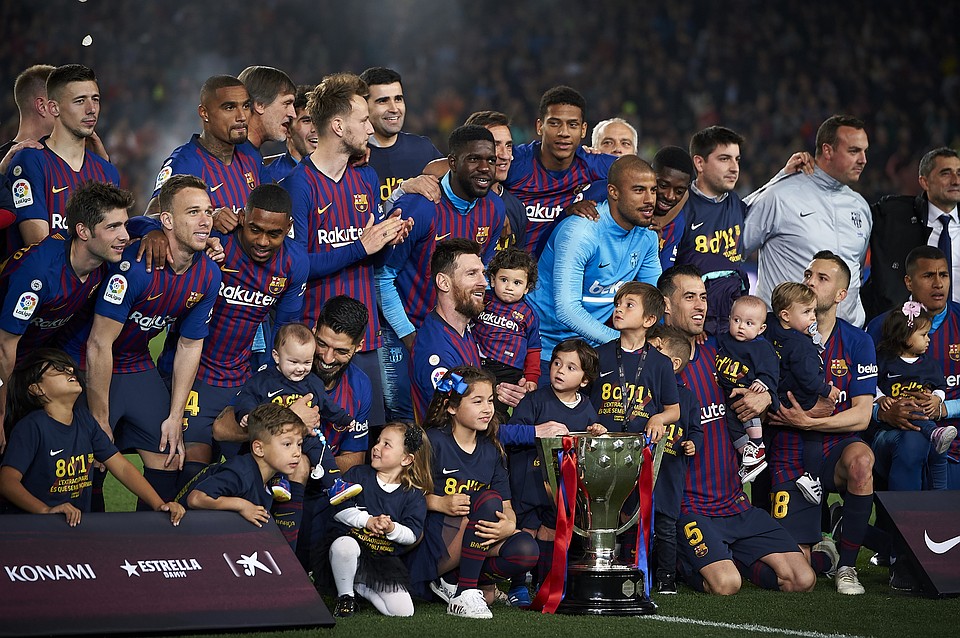 Реал или Барселона? Букмекеры дали прогноз на победителя испанской Примеры 2019/2020
